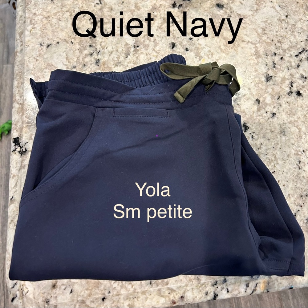 Small Yola petite quiet navy